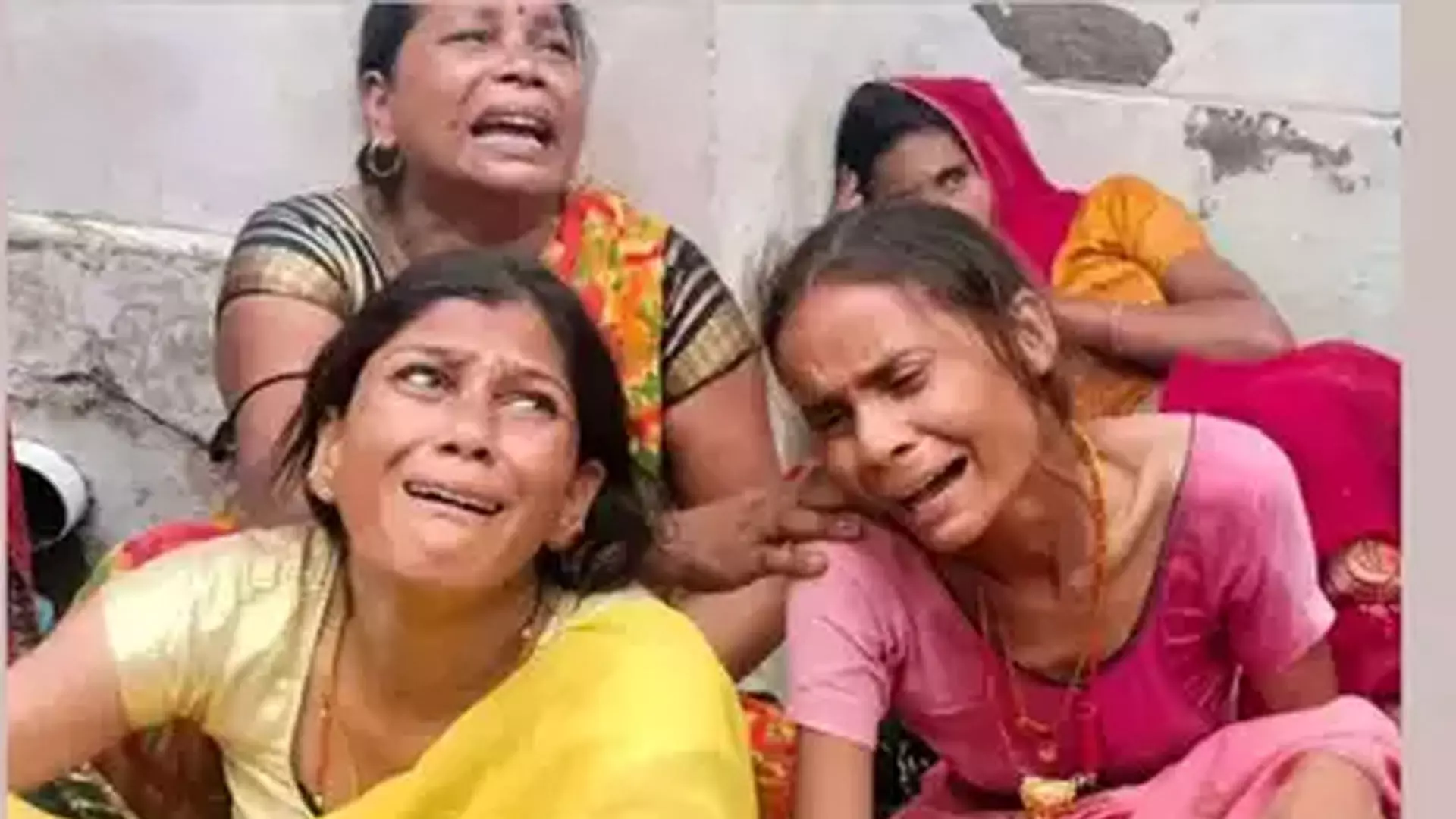Agra News: हाथरस सत्संग में भगदड़ में 116 लोगों की मौत
