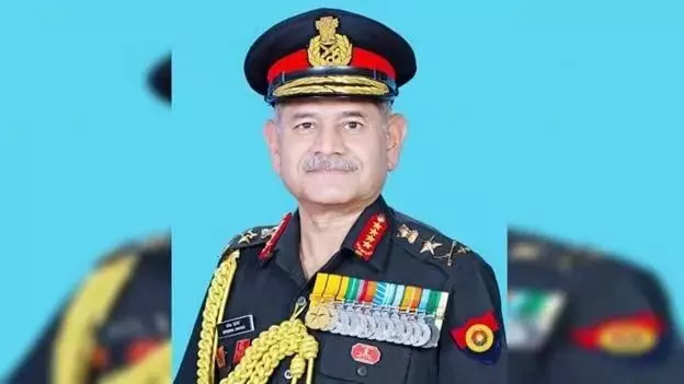Delhi News: सेना प्रमुख ने राष्ट्रपति से मुलाकात की