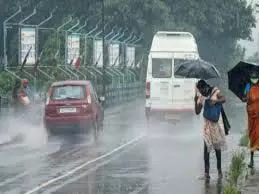 Weather Update: दिल्ली में भरी बारिश का येलो अलर्ट जारी