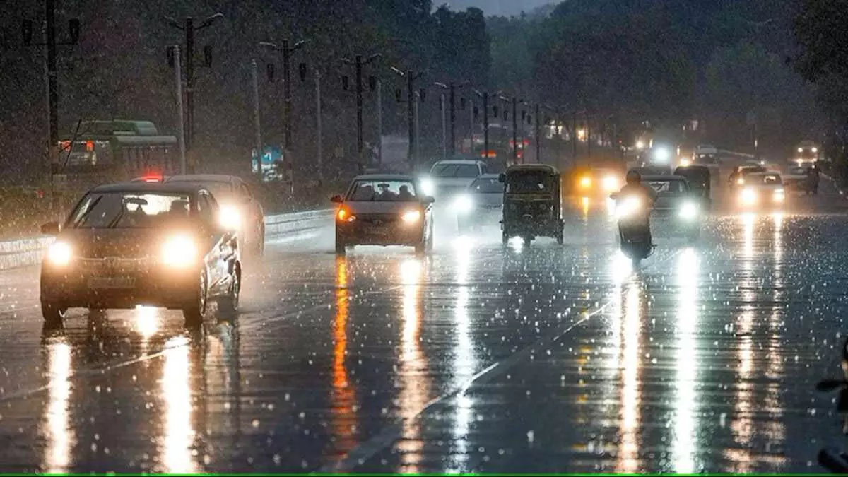 Delhi: आईएमडी का अनुमान, अगले 2 घंटों में मध्यम से तेज बारिश की संभावना