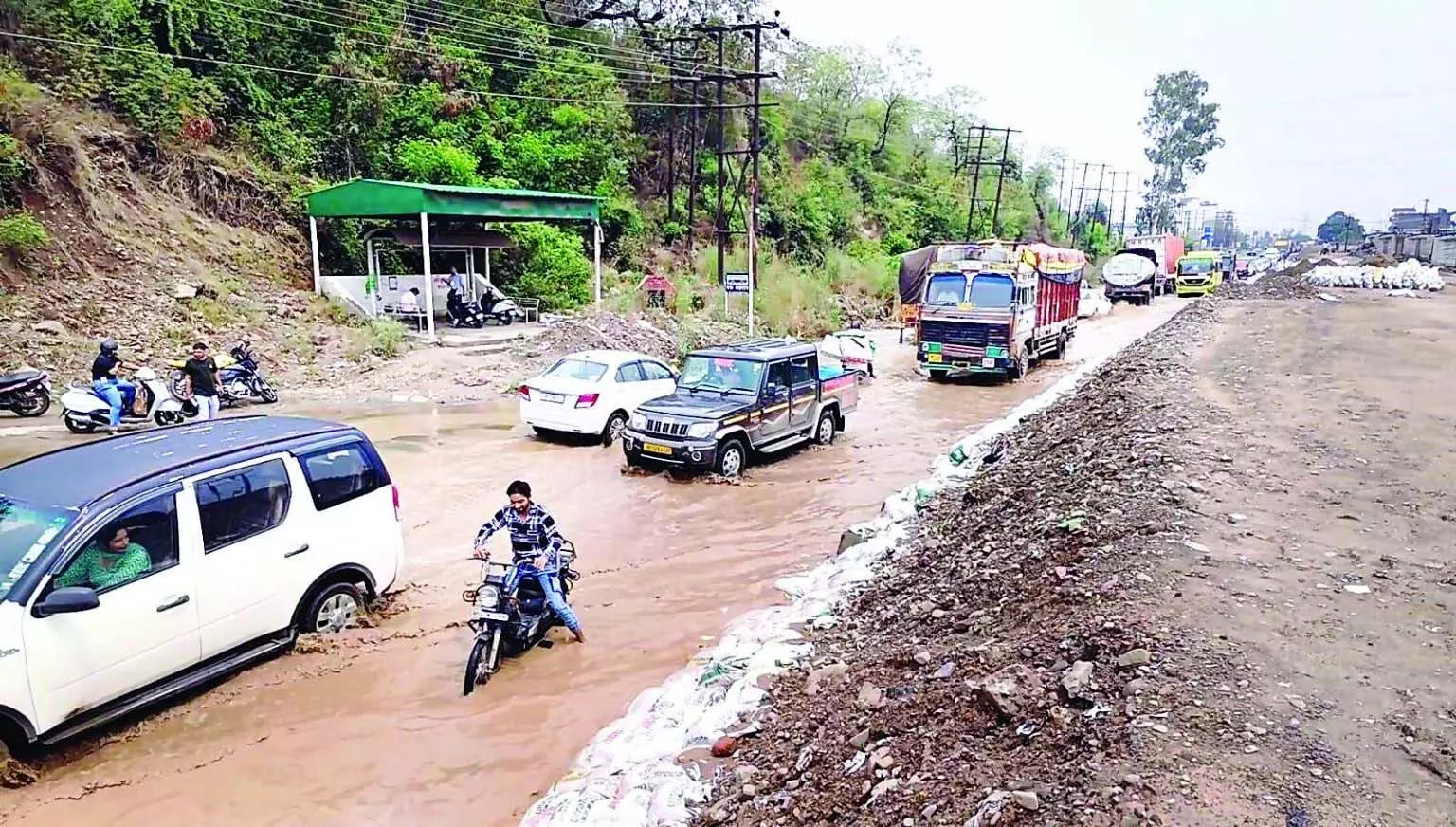 Monsoon की पहली बारिश से बीबीएन पानी-पानी