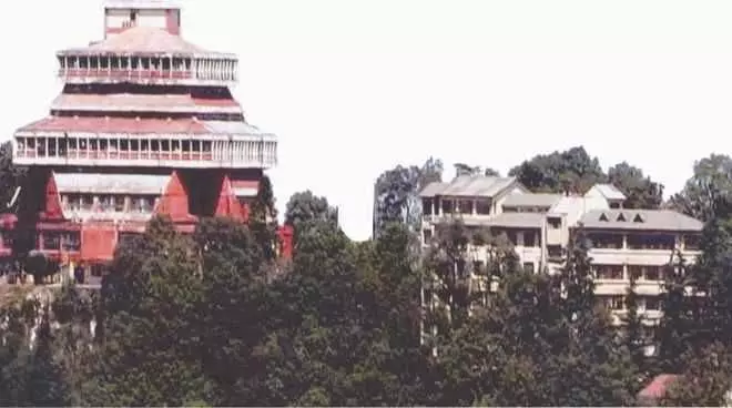 Shimla: छात्र संगठन ने  विश्वविद्यालय के डीन ऑफ स्टडीज को हटाने की मांग की