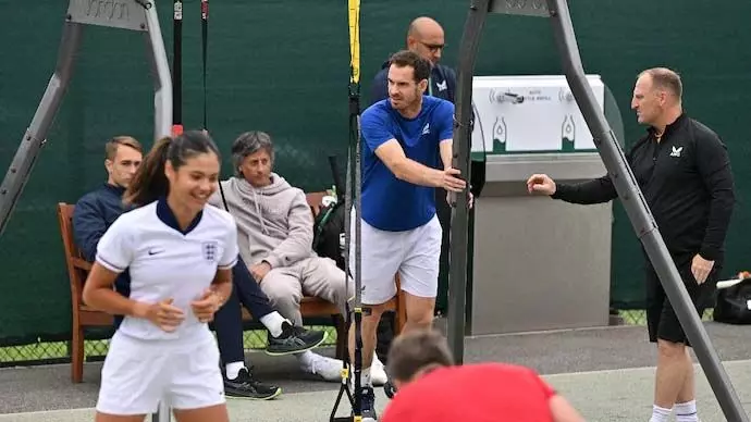 Andy Murray मिश्रित युगल में एम्मा राडुकानू के साथ जोड़ी बनाएंगे