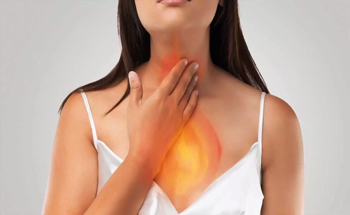 Heartburn से छुटकारा पाने के लिए 10 प्रभावी घरेलू उपचार