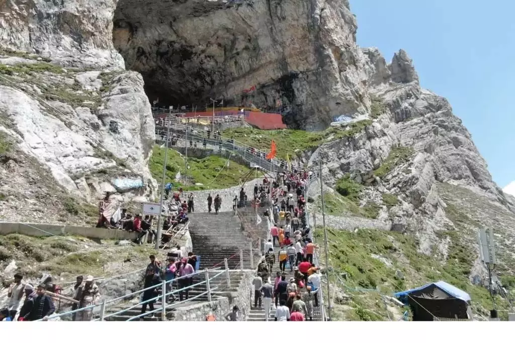 Amarnath Yatra: यात्रियों की संख्या 1 लाख के पार