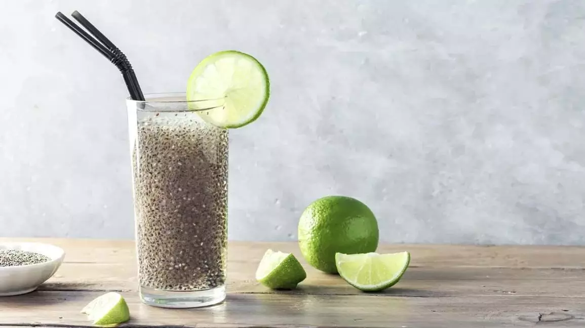 chia seeds water:चिया सीड्स वॉटर बनाने का सही तरीका, बालों और स्किन की दिक्कतों पर रामबाण है यह ड्रिंक