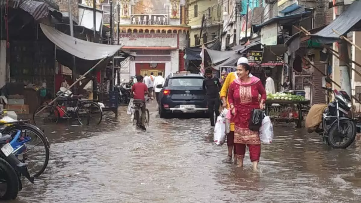 Lucknow: पिछले 24 घंटे में उत्तर प्रदेश में जोरदार मानसूनी बारिश हुई