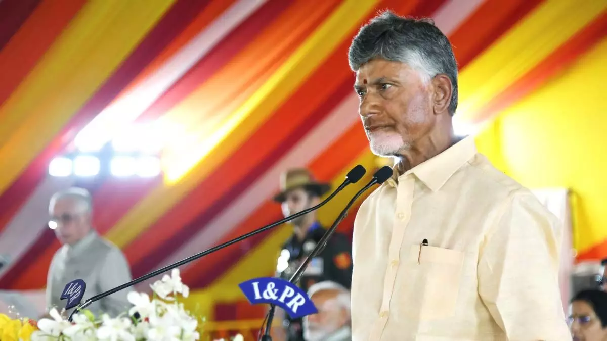 Andhra : मुख्यमंत्री नायडू ने अधिकारियों को खरीफ फसलों के लिए पानी की आपूर्ति सुनिश्चित करने का निर्देश दिया