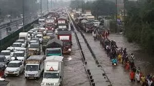 Rewari: दिल्ली जयपुर-हाईवे पर तेज बारिश के बाद लगा 8 किलोमीटर लम्बा जाम