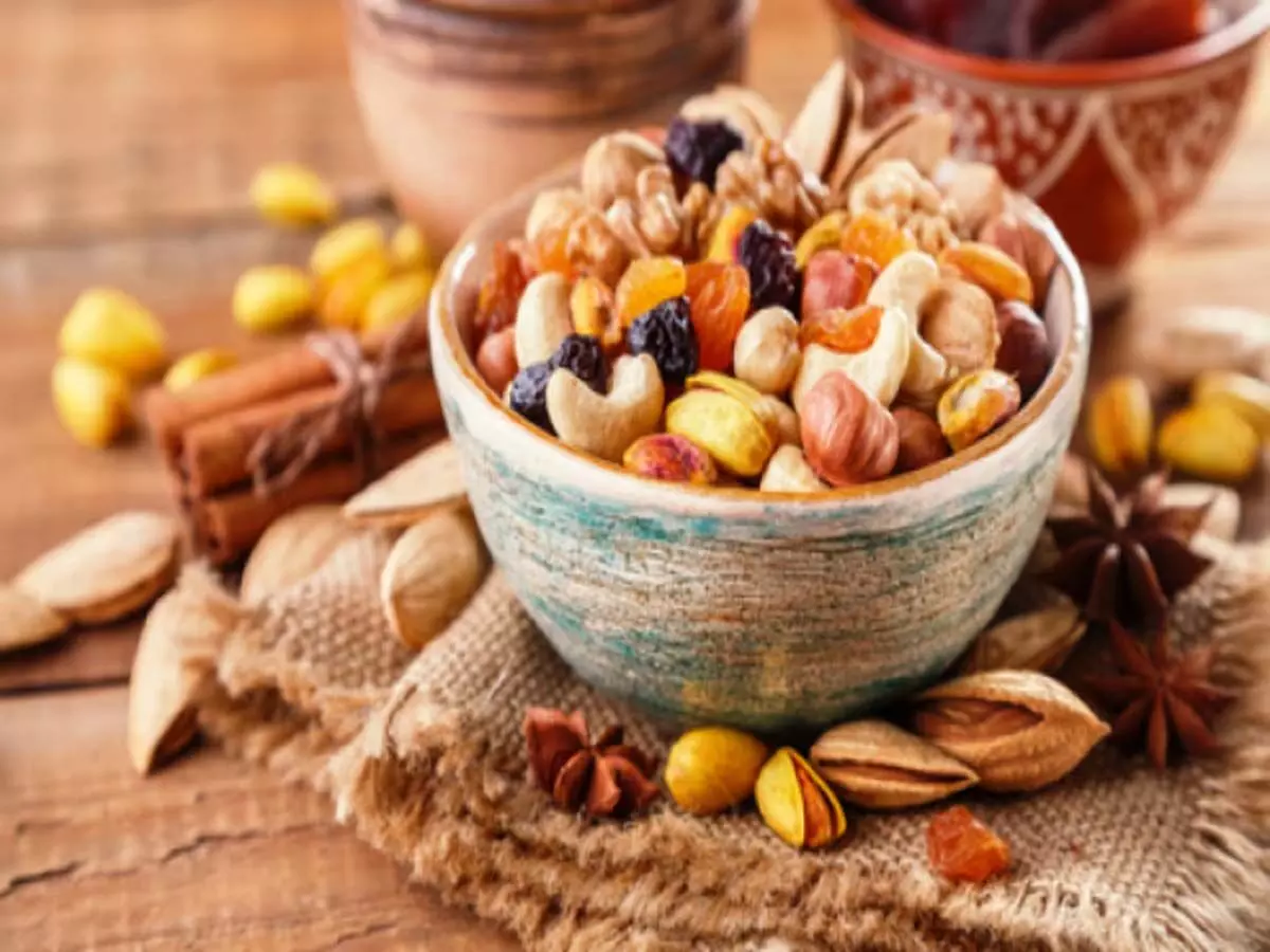 Dry Fruits:  गर्मियों में ड्राई फ्रूट्स खाने से पहले कर लें ये काम