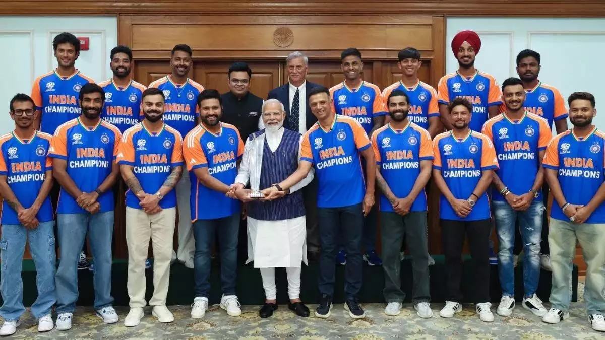 sports: वर्ल्ड चैंपियन टीम इंडिया से मिलने के बाद सामने आया पीएम मोदी का पहला रिएक्शन