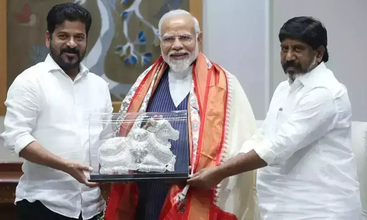 Telangana के सीएम रेवंत रेड्डी ने पीएम मोदी से मुलाकात की, फंड मांगा