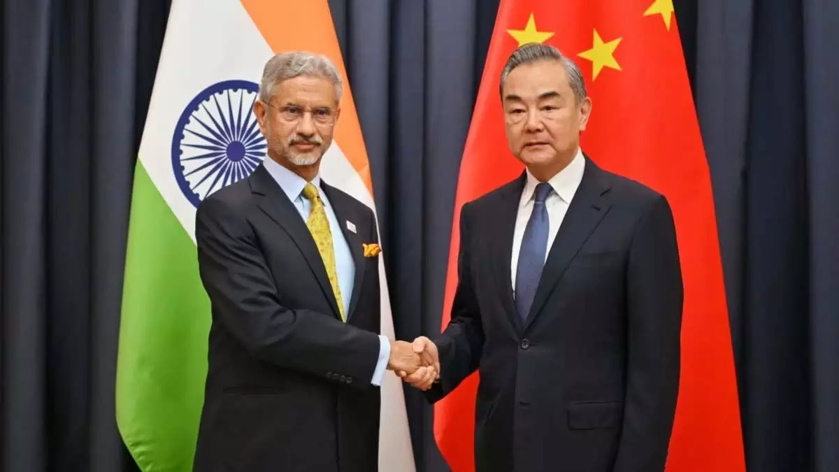 Astana: विदेश मंत्री S Jaishankar ने की चीन के विदेश मंत्री Wang Yi से बात