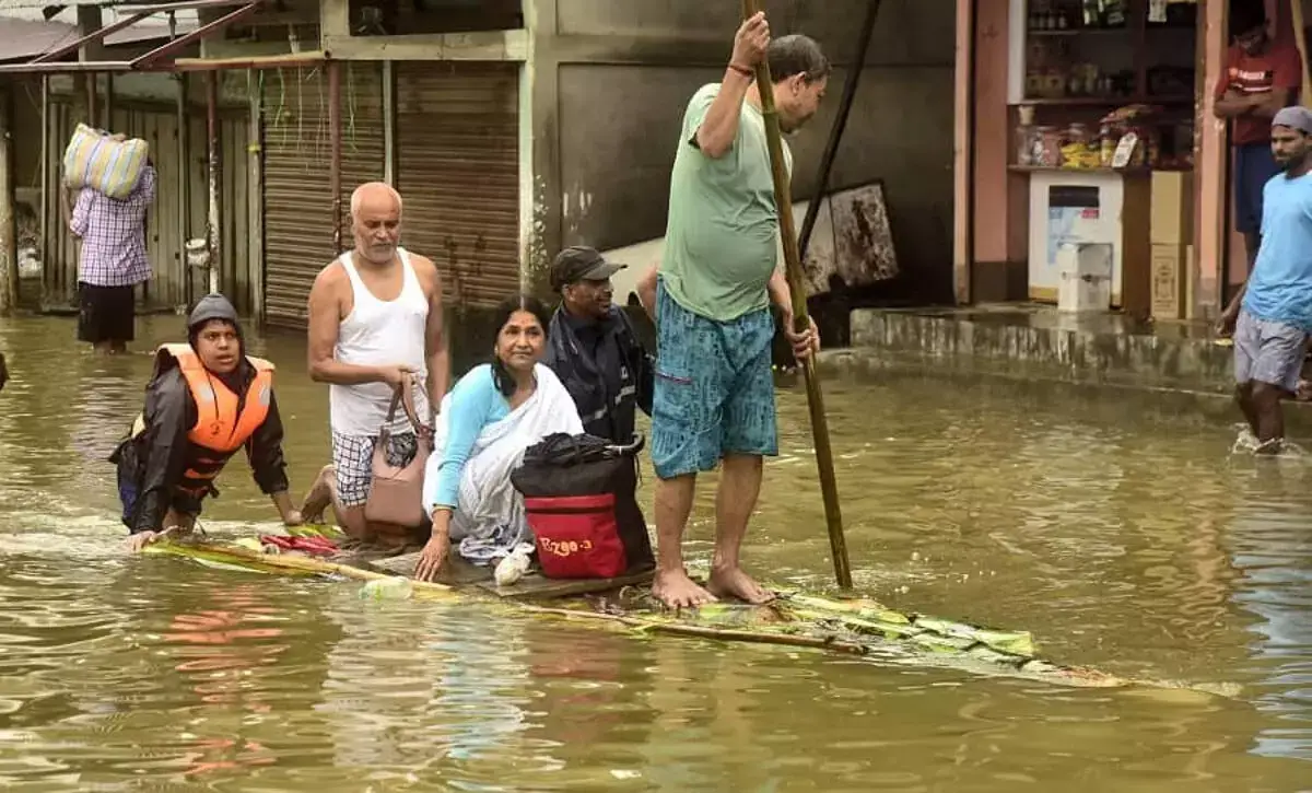 ASSAM : अखिल असम बेरोजगार संघ ने ‘भयानक बाढ़ की स्थिति’ के लिए सरकार और जल संसाधन विभाग को जिम्मेदार ठहराया