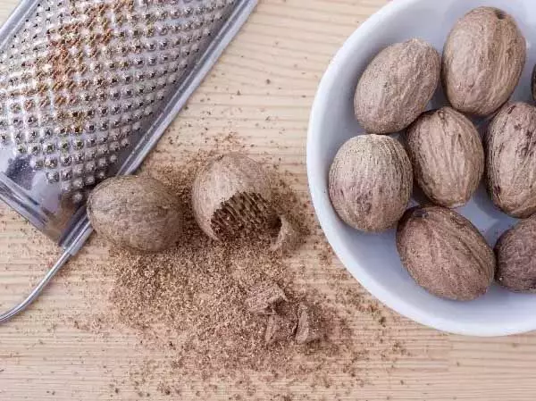 nutmeg: कफ नाशक बताये जाने वाले जायफल के ये भी है फायदे जाने