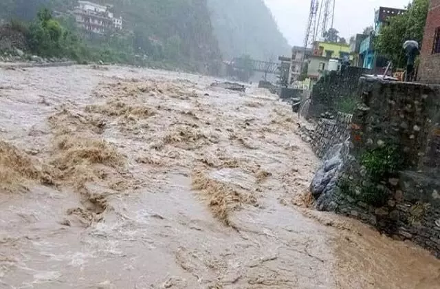 Uttarakhand: अचानक नहर में बढ़ा जलस्तर