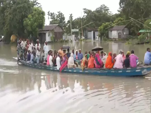 Assam: बारपेटा में बाढ़ की स्थिति अब भी गंभीर, 1.35 लाख लोग प्रभावित