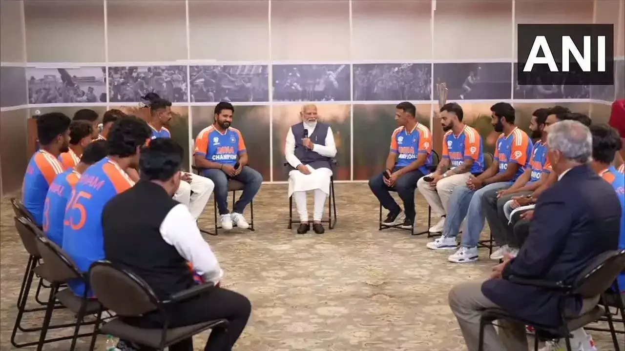 PM मोदी ने TEAM INDIA से की ख़ास बातचीत, विधानसभा में खिलड़ियों का हुआ सम्मान