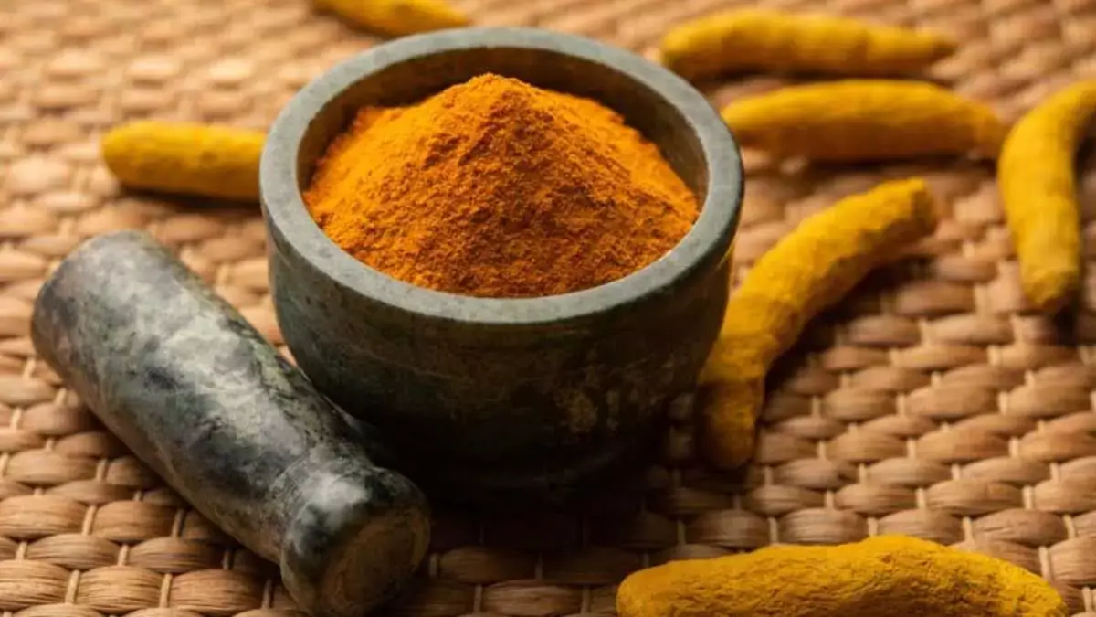 Turmeric: आप जानते है हल्दी के ये 7 फायदे