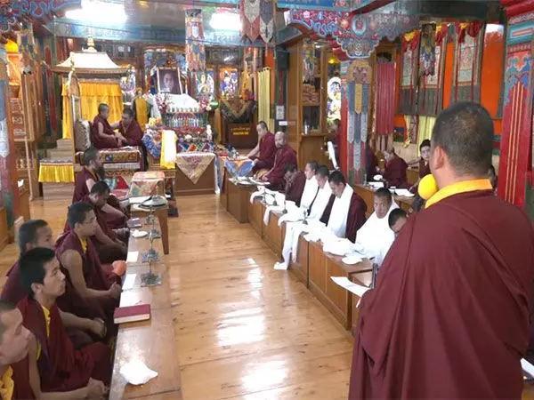 Shimla: निर्वासित तिब्बती भिक्षुओं ने दलाई लामा का 89वां जन्मदिन मनाया