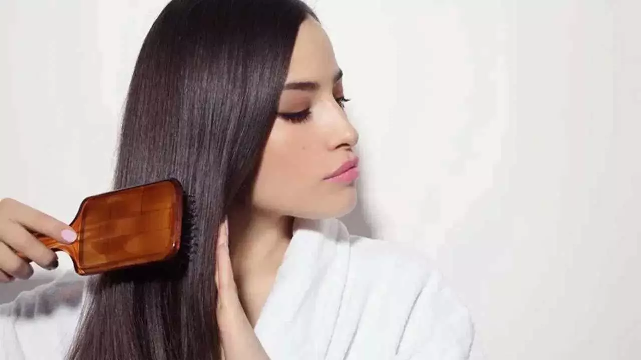 Conditioner: इन कंडीशनर से बनाये बालों को मुलायम चमकदार