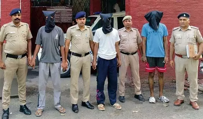 Chandigarh: कजहेड़ी के तीन युवक झपटमारी के आरोप में गिरफ्तार