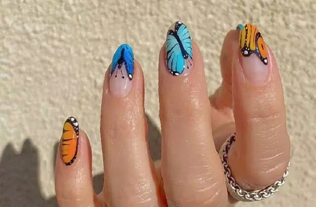 Nail Art: नेलआर्ट करते समय  ध्यान रखें इन बातों का