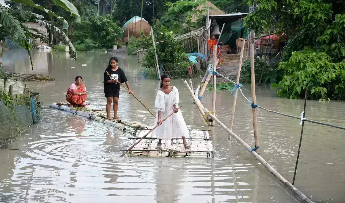 Kampur: असम में 29 जिलों में 16.50 लाख लोग प्रभावित