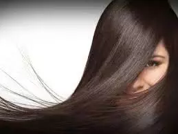 Long Hair: बालों की ग्रोथ के लिए घर पर बनाएं ये खास तेल