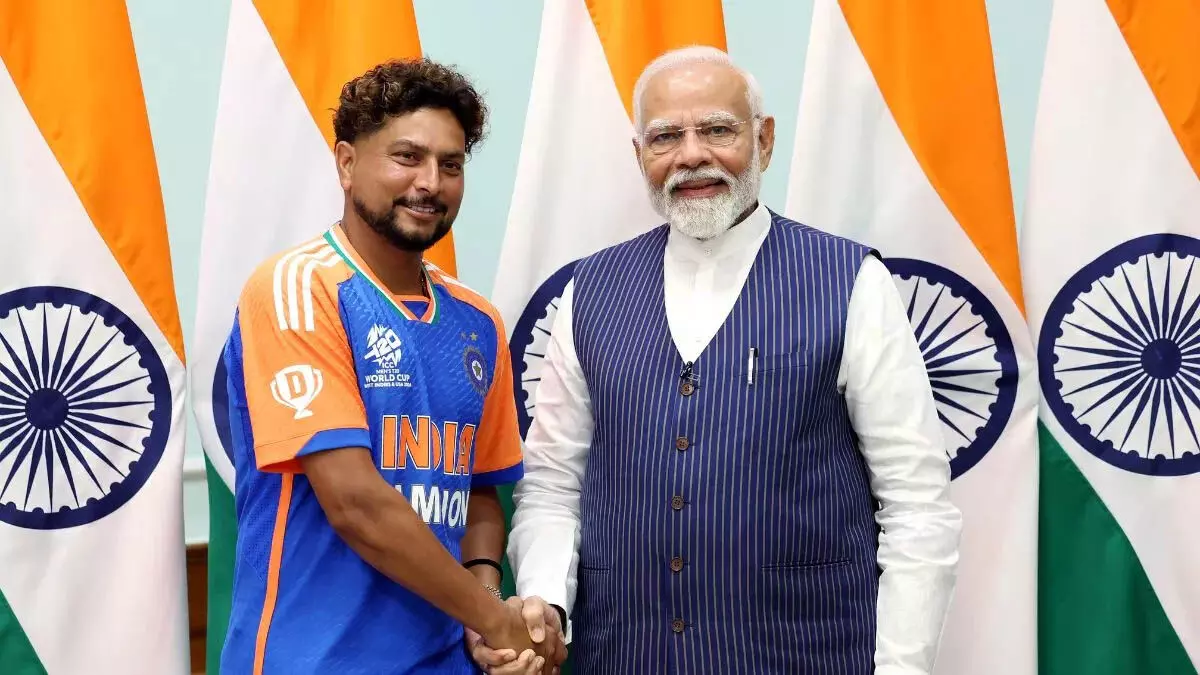 Sports : कुलदीप ने PM के सामने रोहित शर्मा को मजाकिया अंदाज में किया ट्रोल
