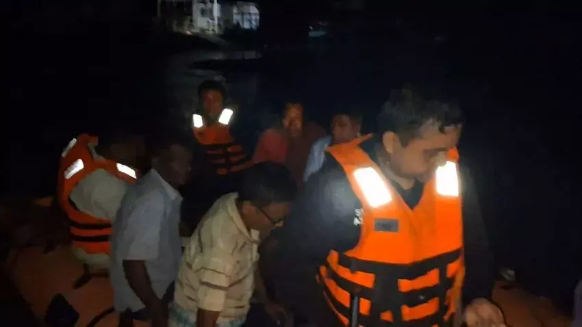 ASSAM : एसडीआरएफ ने माजुली में लापता बाढ़ राहत टीम को बचाया