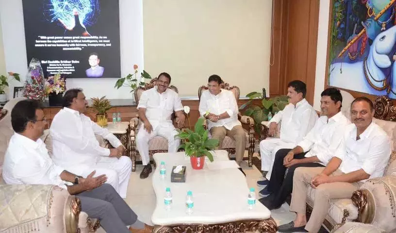 Hyderabad: BRS विधायकों ने मंत्री श्रीधर बाबू से मुलाकात की