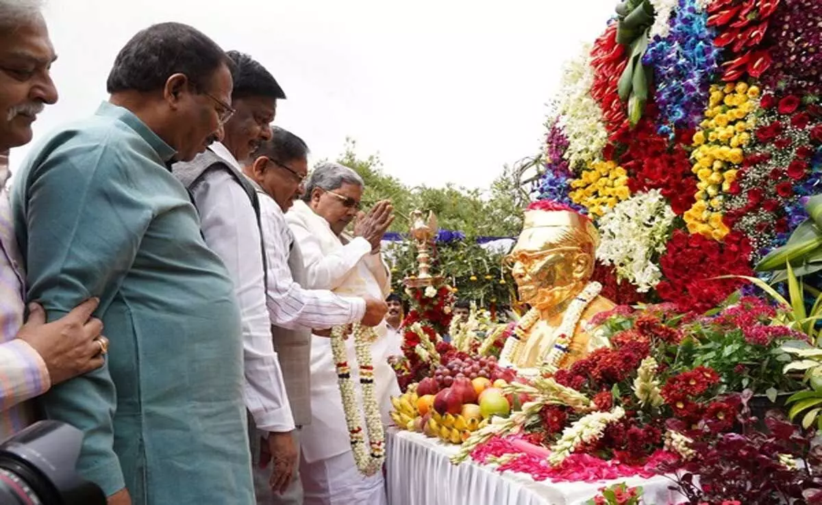 Karnataka के CM सिद्धारमैया ने पूर्व DPM बाबू जगजीवन राम को उनकी पुण्यतिथि पर श्रद्धांजलि दी