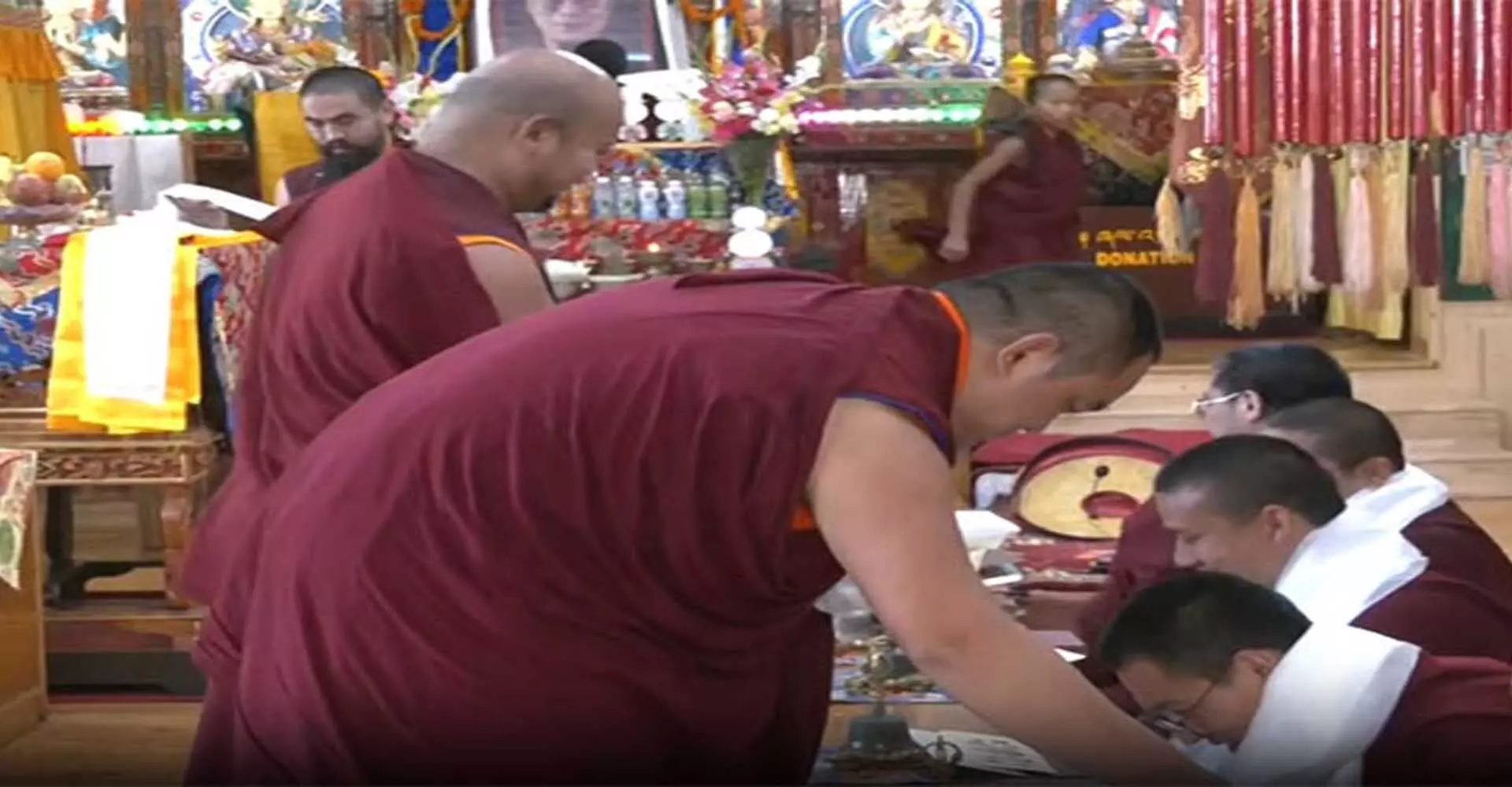 Shimla: बौद्ध भिक्षुओं ने आध्यात्मिक नेता दलाई लामा के जन्मदिन पर विशेष प्रार्थना की