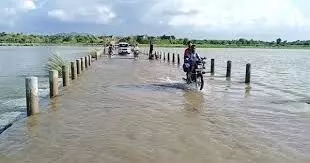 Sawai Madhopur: लगातार हो रही भारी बारिश के कारण बनास नदी में बढ़ा जलस्तर