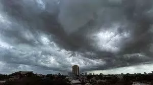 Kochi: मौसम विभाग ने आठ जिलों में येलो अलर्ट और तूफ़ान की चेतावनी जारी की