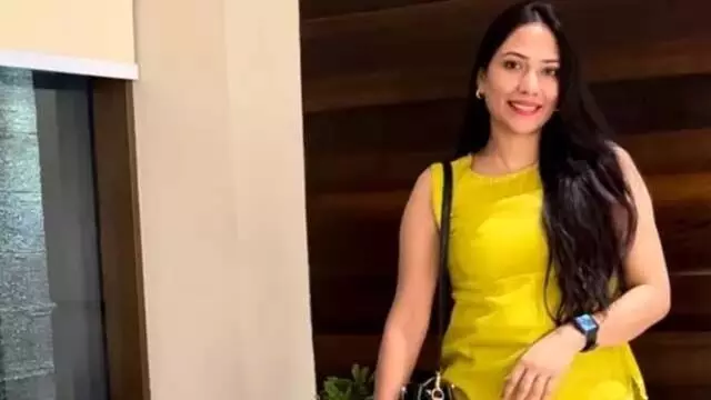 Ananya Pandey:अलाना पांडे ने दिया बेटे को जन्म अनन्या ने लुटाया प्यार