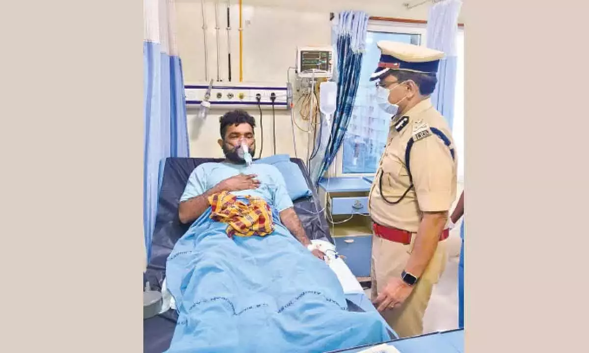 Andhra Pradesh: सीपी ने बॉयलर विस्फोट पीड़ितों को सांत्वना दी