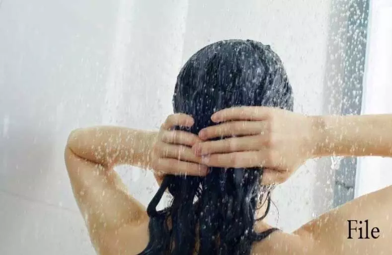 लड़की का नहाते हुए वीडियो बनाया, Mobile की जांच हुई तो शॉक्ड हो गई पुलिस