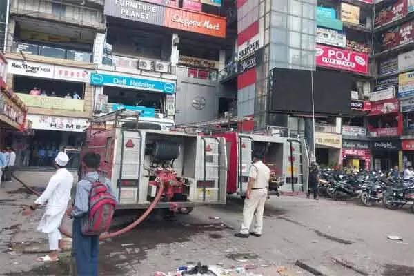 Ranchi : रोस्पा टावर के सेकंड फ्लोर पर लगी आग, शॉर्ट सर्किट की आशंका