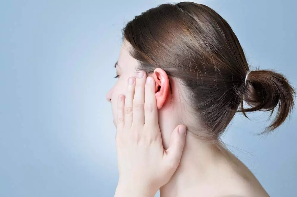 जाने Ear Infection का कारण और लक्षण