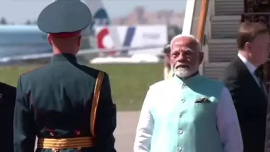 Prime Minister Modi पहुंचे मॉस्को
