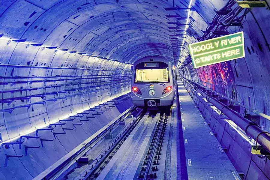 East-West Metro के सियालदाह-एस्प्लेनेड खंड पर स्वचालित सिग्नलिंग प्रणाली का परीक्षण शुरू