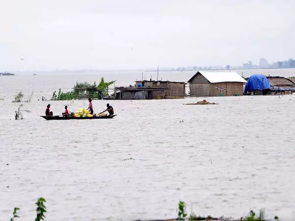 Assam में बाढ़ से छह और लोगों की मौत, मृतकों की संख्या 72 पहुंची