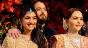 ANANT AMBANI-RADHIKA MERCHANT : नीता अंबानी ने बनारस से 50-60 साड़ियां मंगवाईं