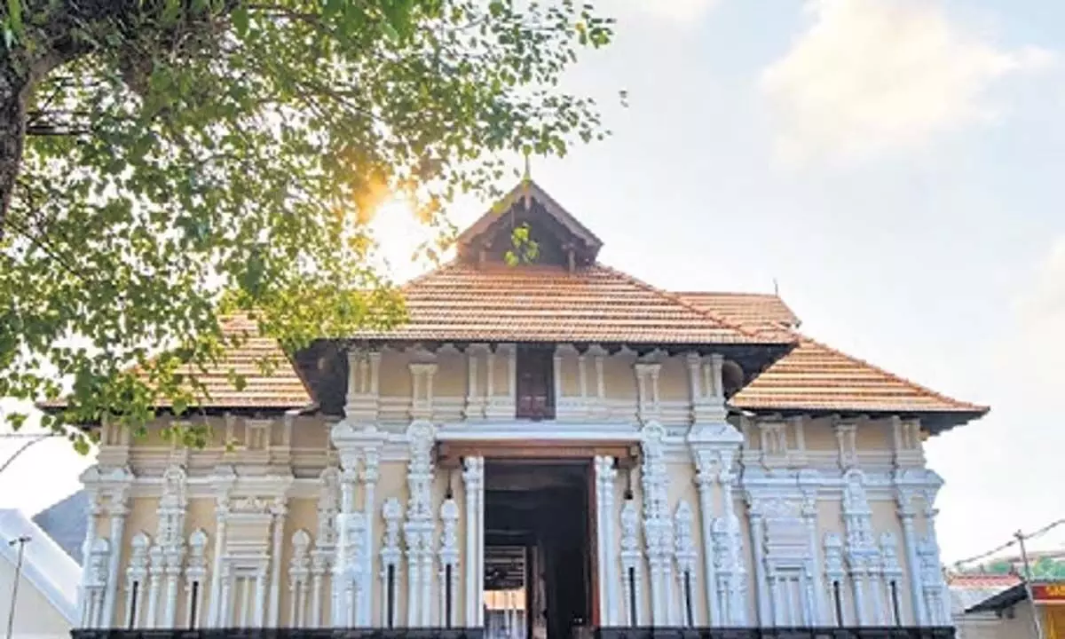 Kerala News: केरल उच्च न्यायालय ने मंदिर अनुष्ठानों में तंत्रियों के अधिकार को बरकरार रखा