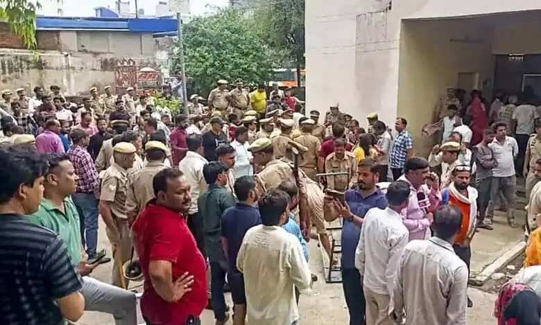 Uttar pradesh:भगदड़ की जांच कर रही एसआईटी ने सरकार को रिपोर्ट सौंपी