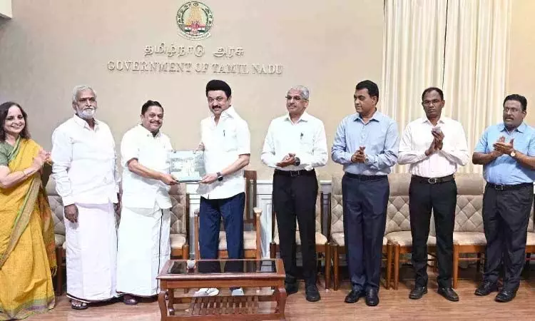 CM स्टालिन ने तमिलनाडु के किलों और स्थानीय देवताओं पर पुस्तकों का विमोचन किया