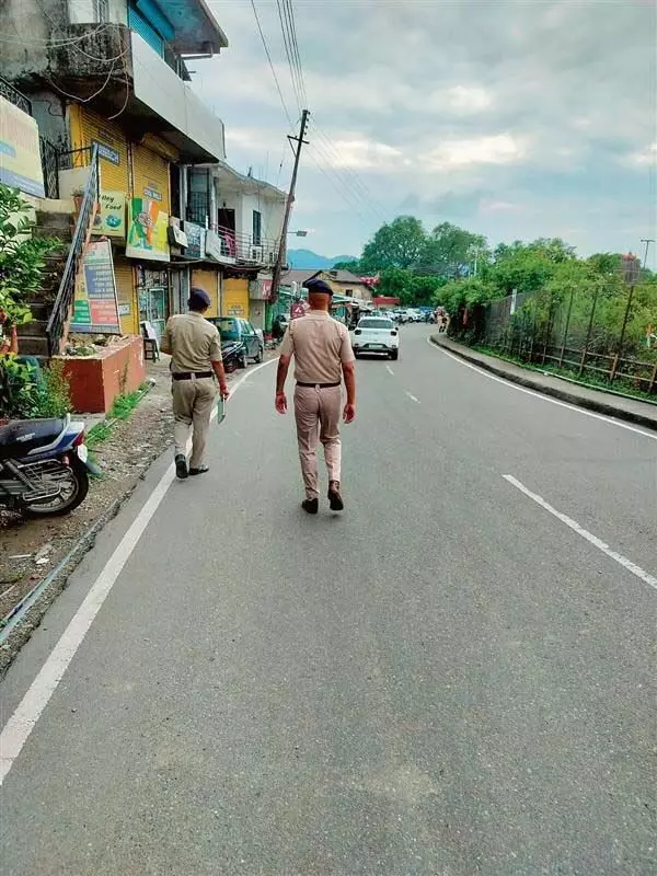 Himachal : यातायात सुगम बनाने के लिए पुलिस ने बैजनाथ, पपरोला से 300 अतिक्रमण हटाए