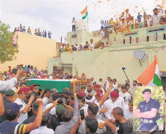 Haryana : शहीद लांस नायक प्रदीप नैन का जींद गांव में सैन्य सम्मान के साथ अंतिम संस्कार किया